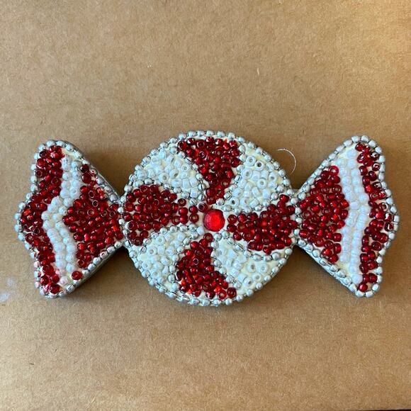 Tahari Beaded Peppermint Candy Napkin Rings Set of 6 Red White Christmas Holiday - Picture 5 of 5